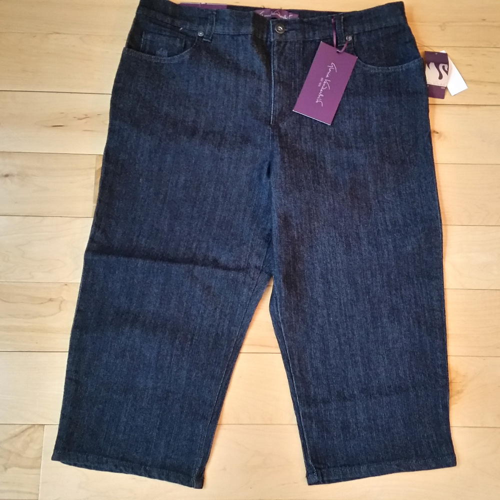 Women's 16P Gloria Vanderbilt Capri